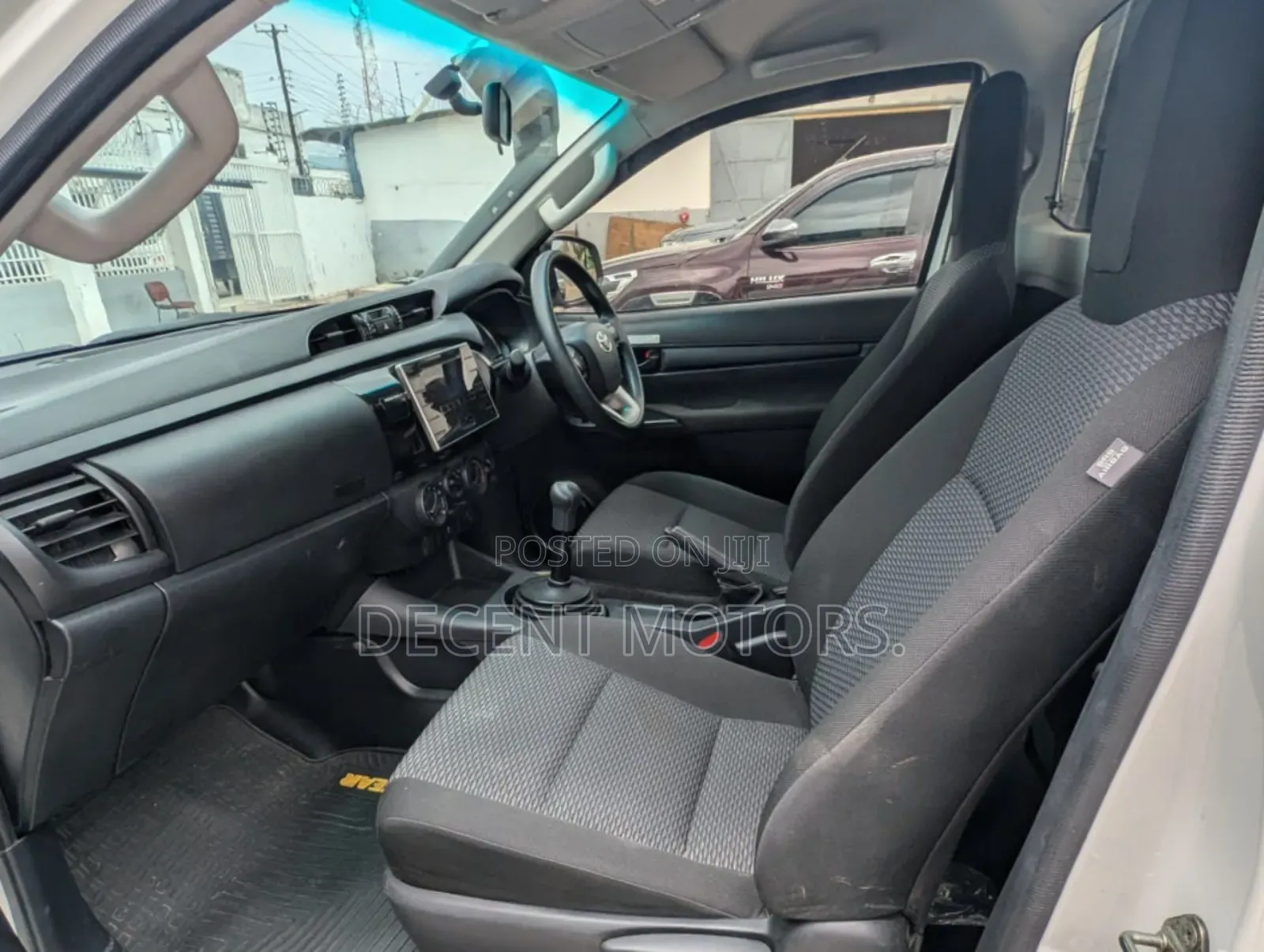 Toyota Hilux 2018 White
