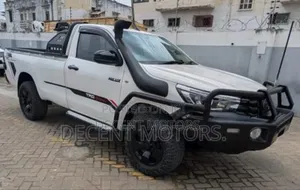 Toyota Hilux 2018 White