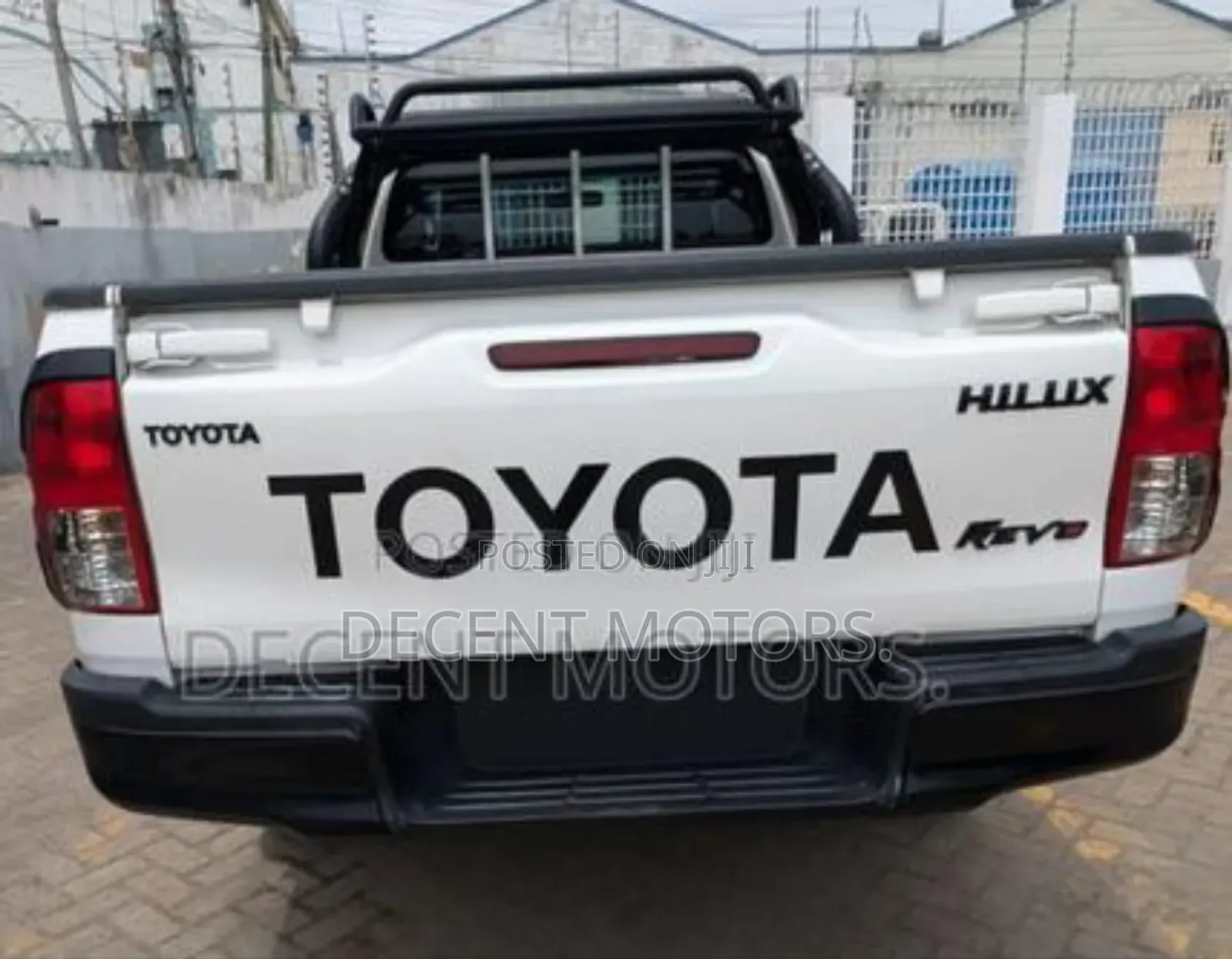 Toyota Hilux 2018 White