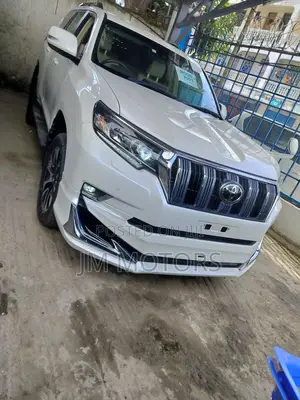 Toyota Land Cruiser Prado 2018 White