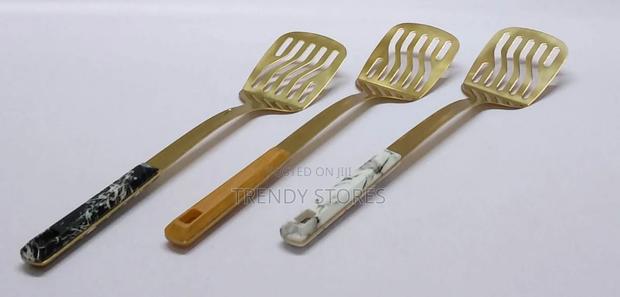 Golden Frying Spatula - main view