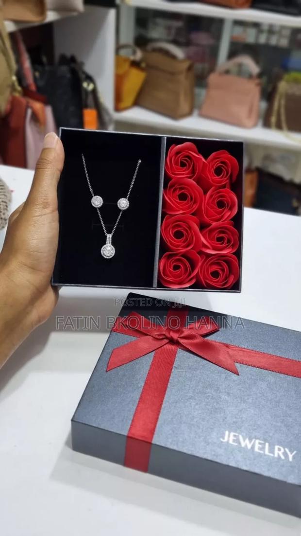 Silver Necklace Set Gift - thumbnail 2