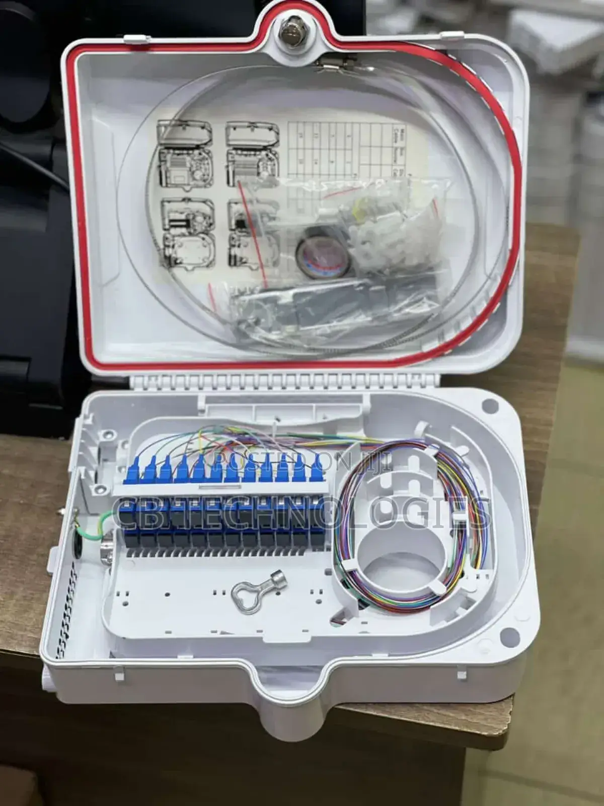 24 CORE Fiber Box (Fat Sc Upc Adapters and Pigtails)