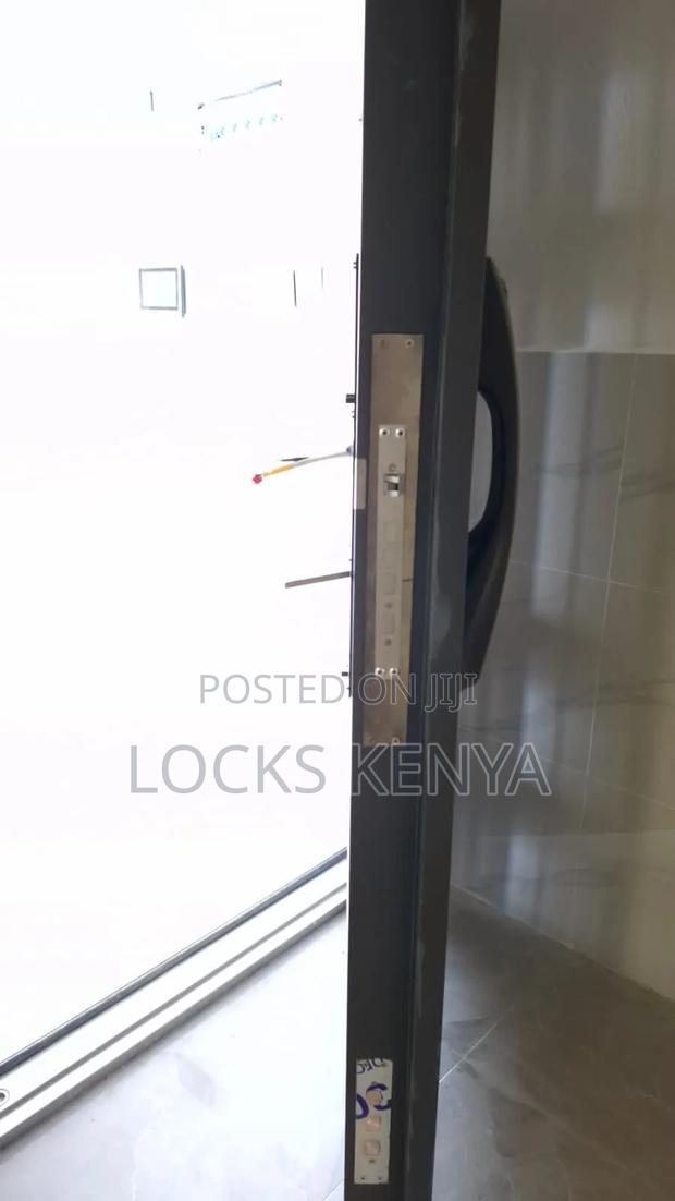 High Tech Face Recognition Door Lock - thumbnail 2