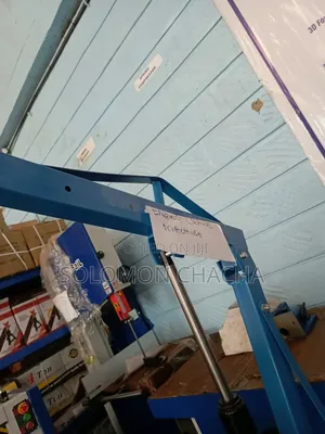Engine Crane Machine 0.5 Tonne To 2 Tonne Available