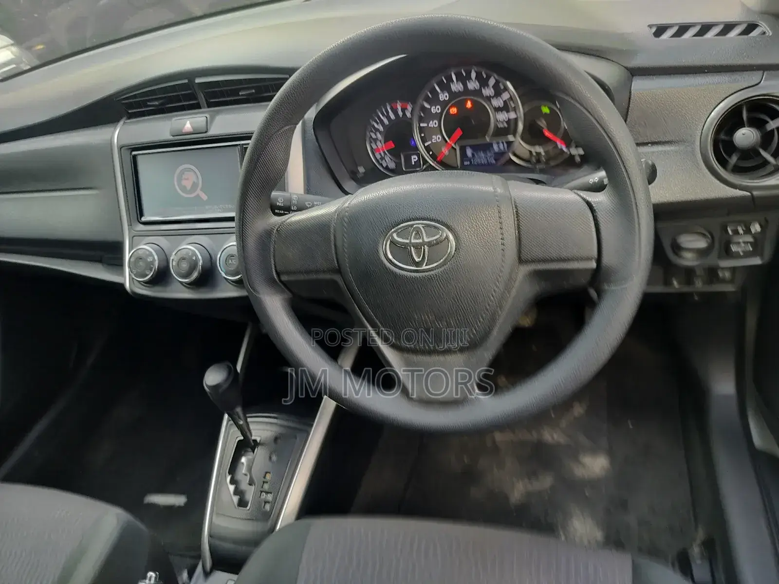 Toyota Corolla Fielder 2018 Silver