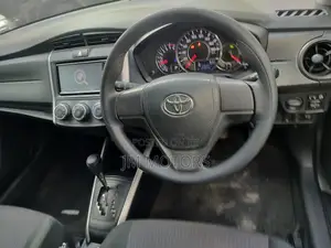 Toyota Corolla Fielder 2018 Silver