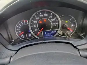 Toyota Corolla Fielder 2018 Silver