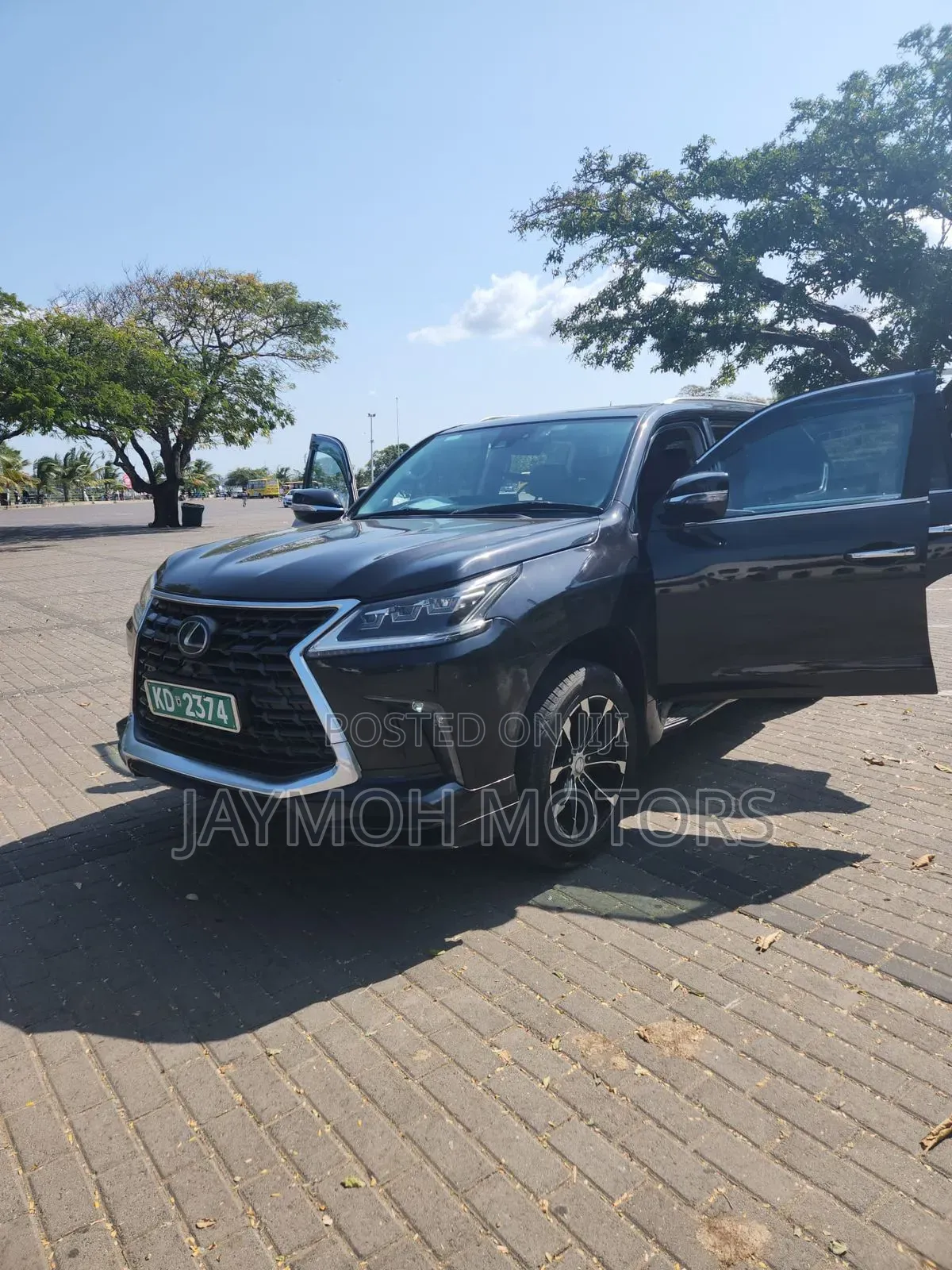 Lexus LX 2017 Black