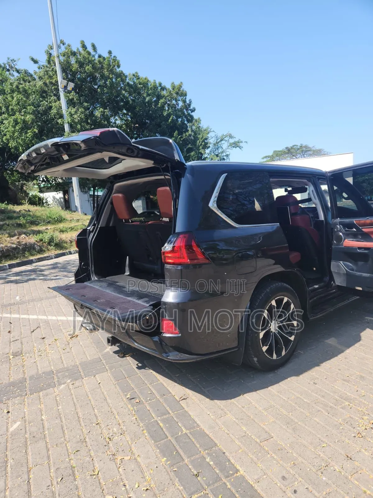 Lexus LX 2017 Black