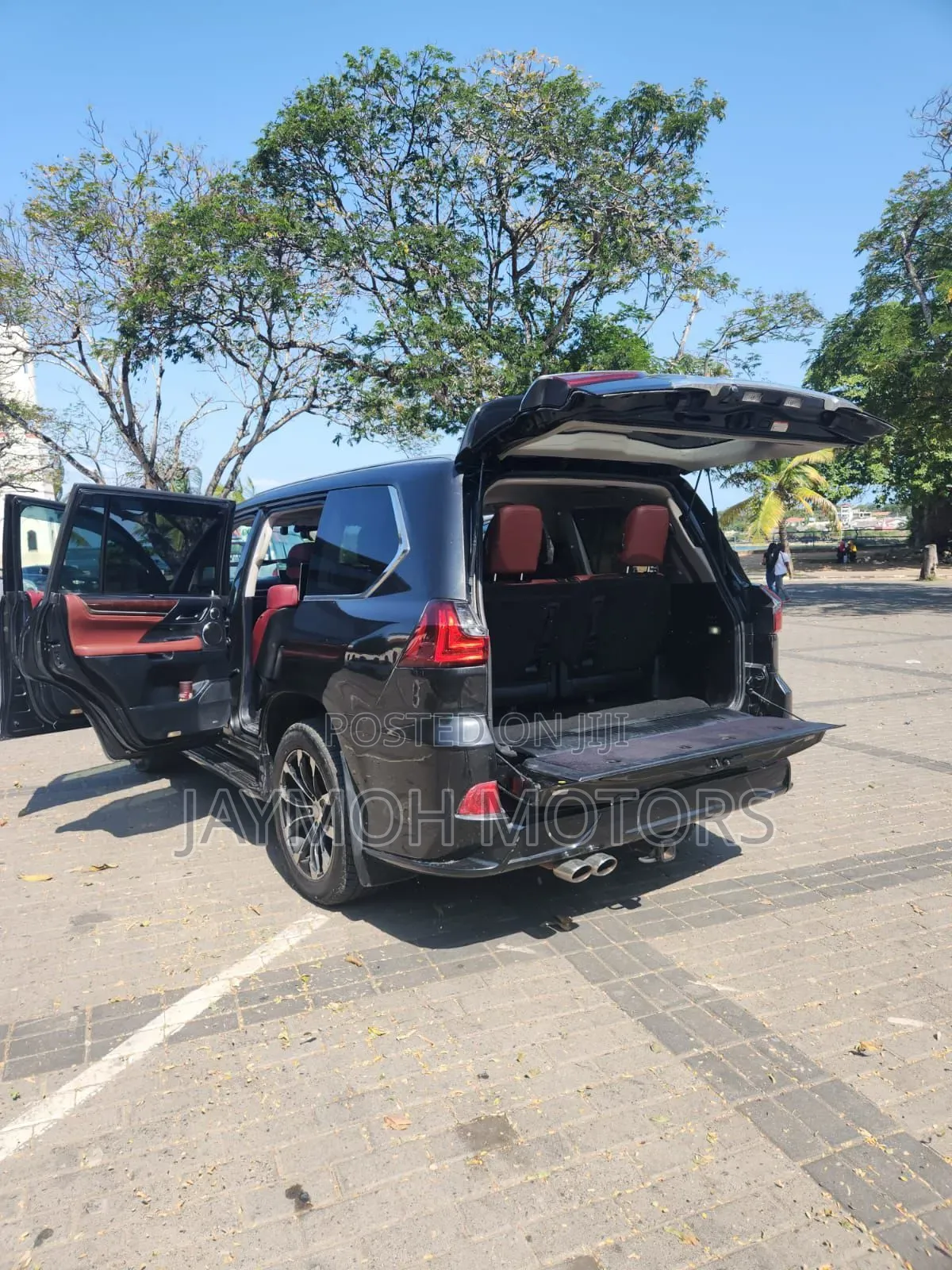 Lexus LX 2017 Black
