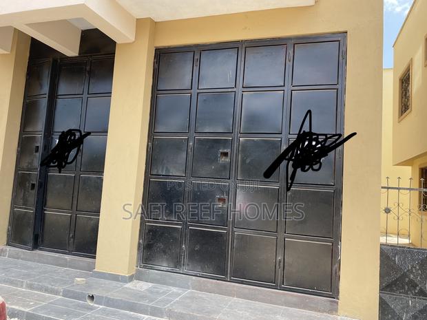 Go Down to Let in Kongowea - thumbnail 7