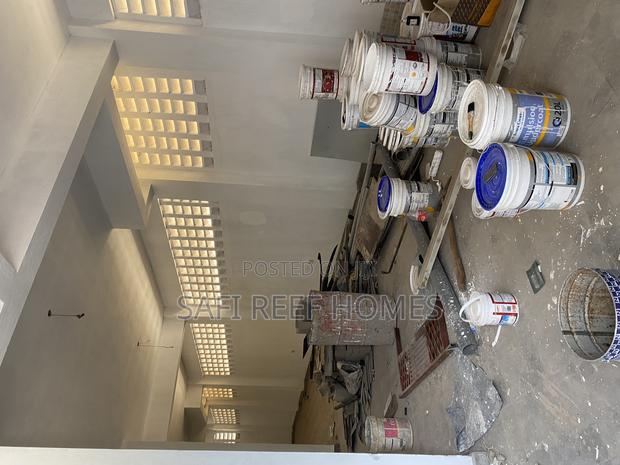 Go Down to Let in Kongowea - thumbnail 3