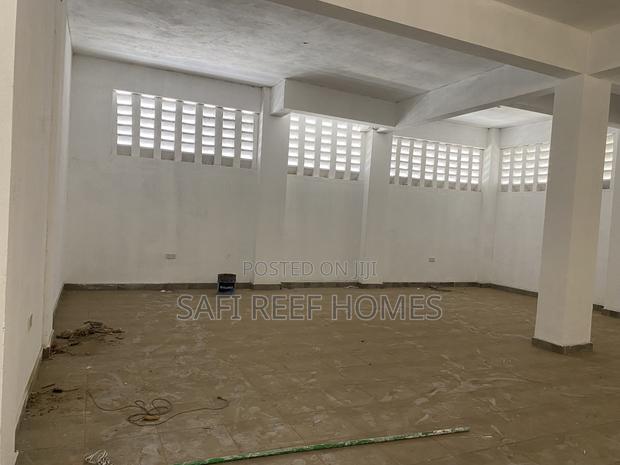 Go Down to Let in Kongowea - thumbnail 5