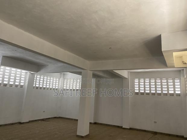 Go Down to Let in Kongowea - thumbnail 4