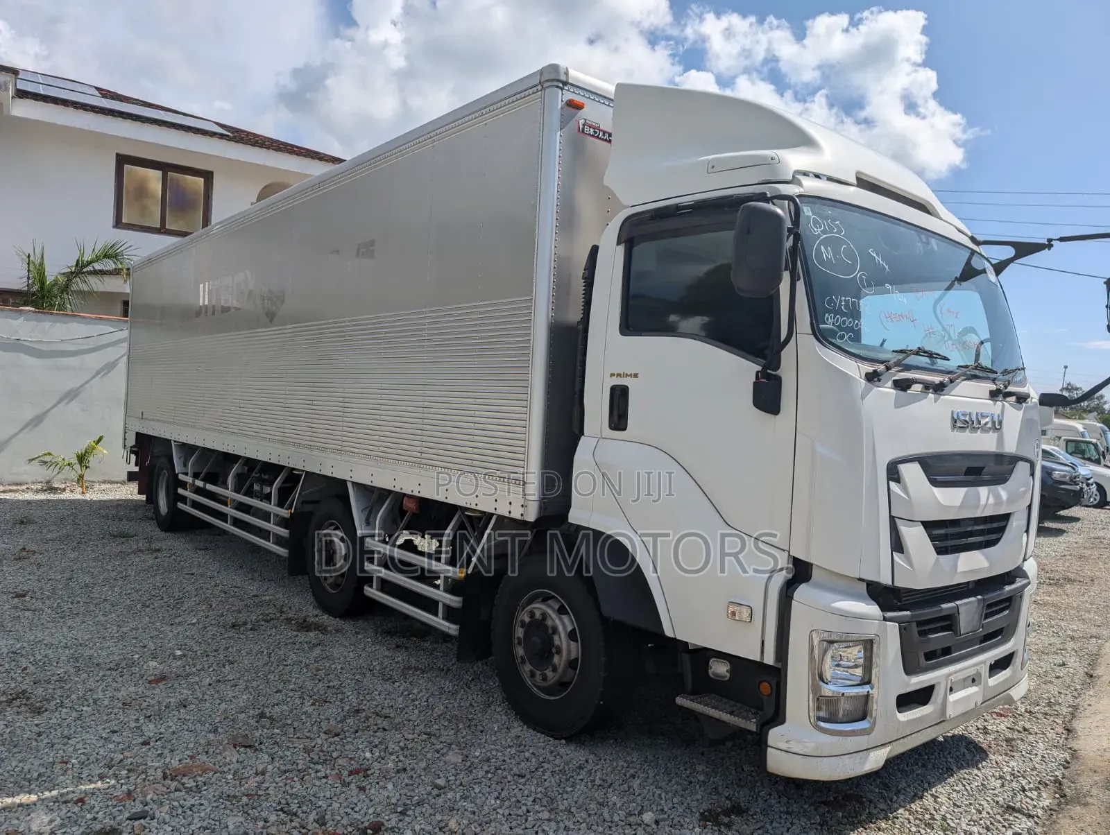 40ft Isuzu Lorry