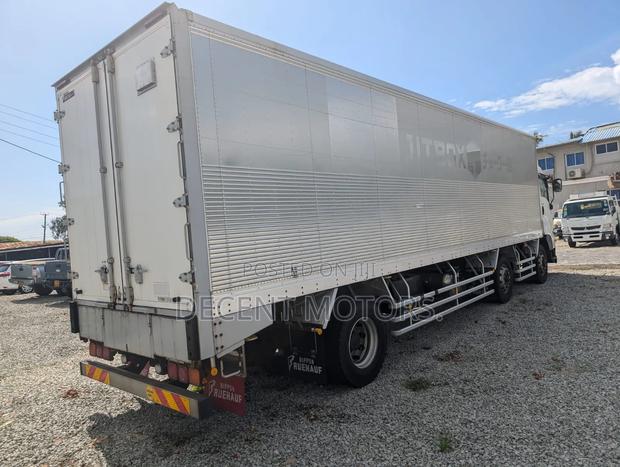 40ft Isuzu Lorry - thumbnail 7