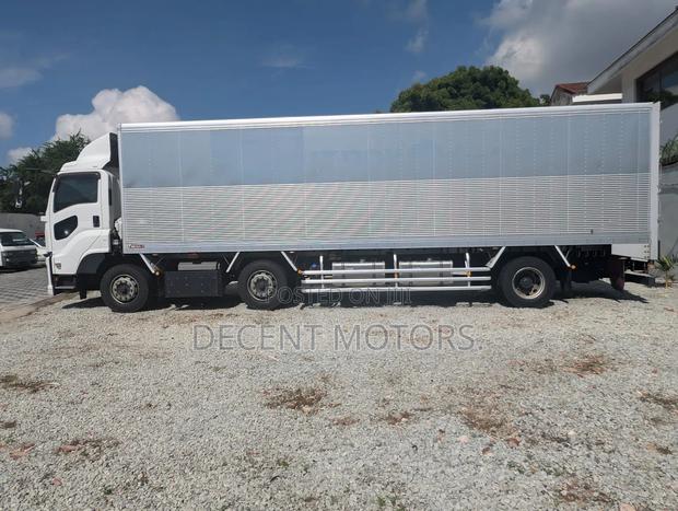 40ft Isuzu Lorry - thumbnail 8