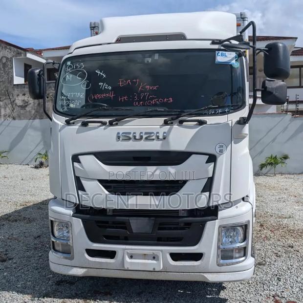 40ft Isuzu Lorry - main view