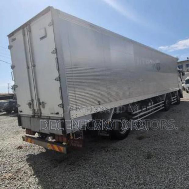 40ft Isuzu Lorry - thumbnail 6