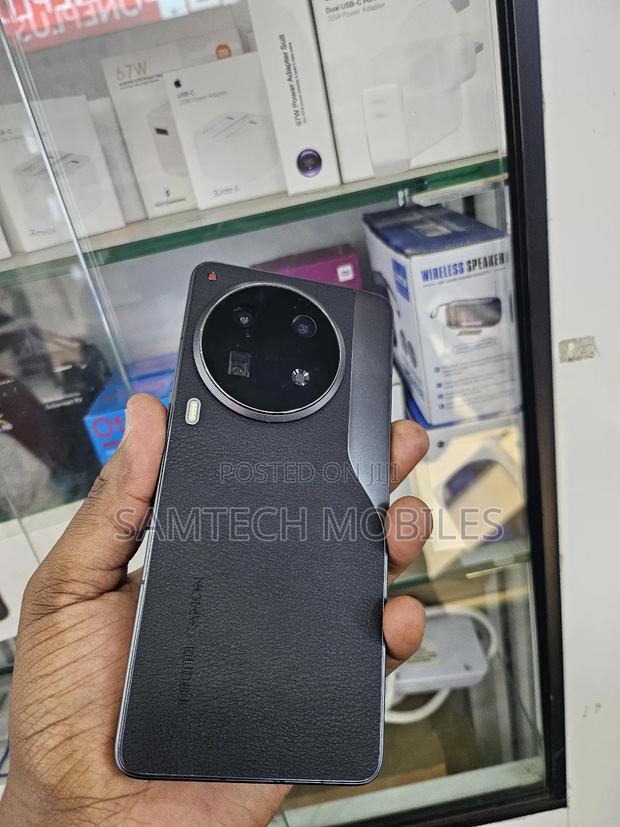 Tecno Camon 30 Premier 512 GB Black - main view