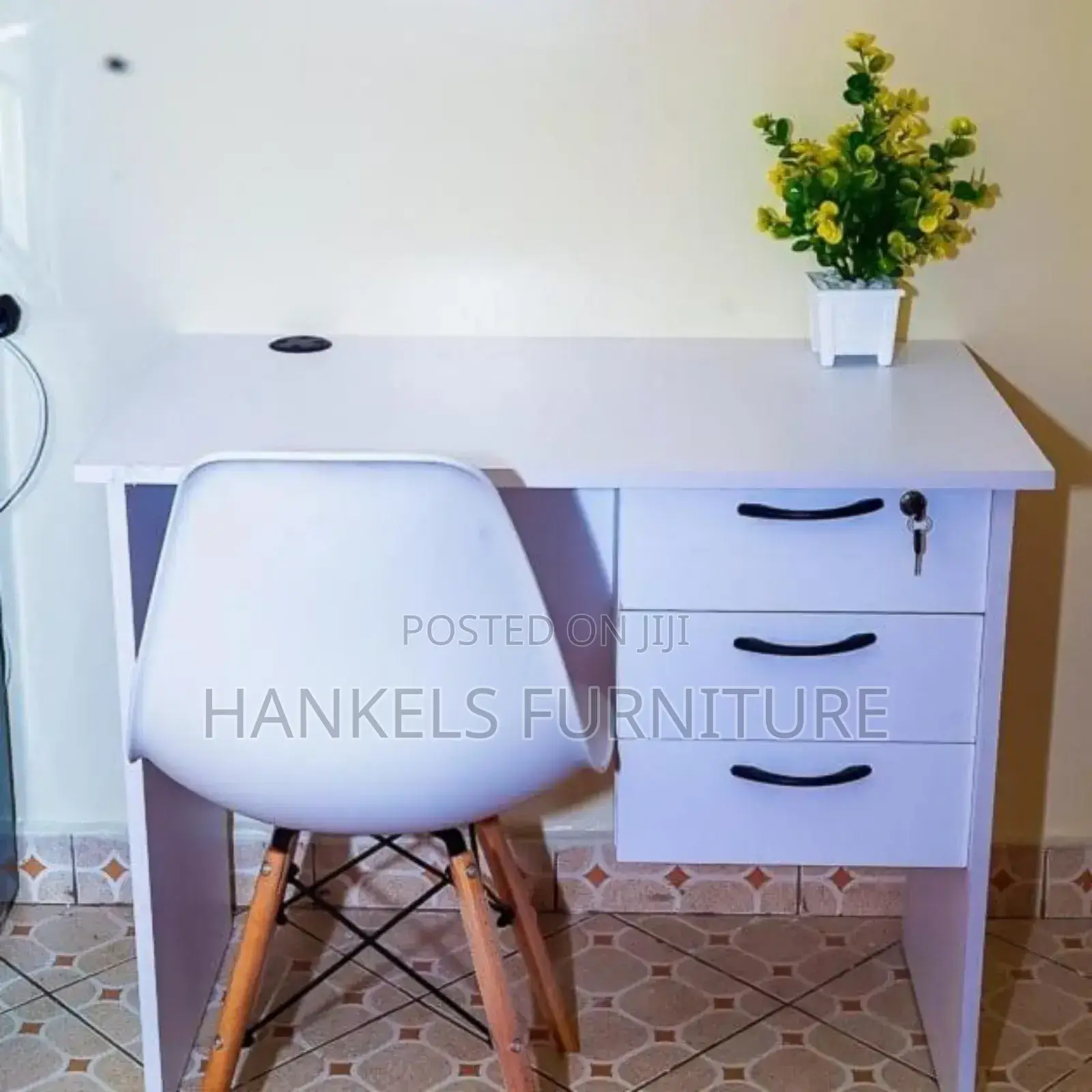 0.9m White Study Desk With Chair