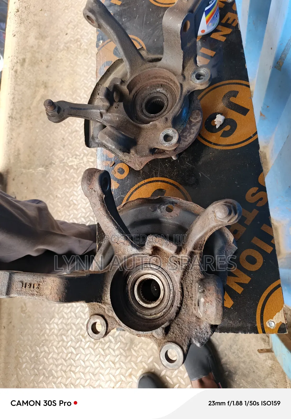 T30 X-Trail Old Model Front Hub Ex Japan