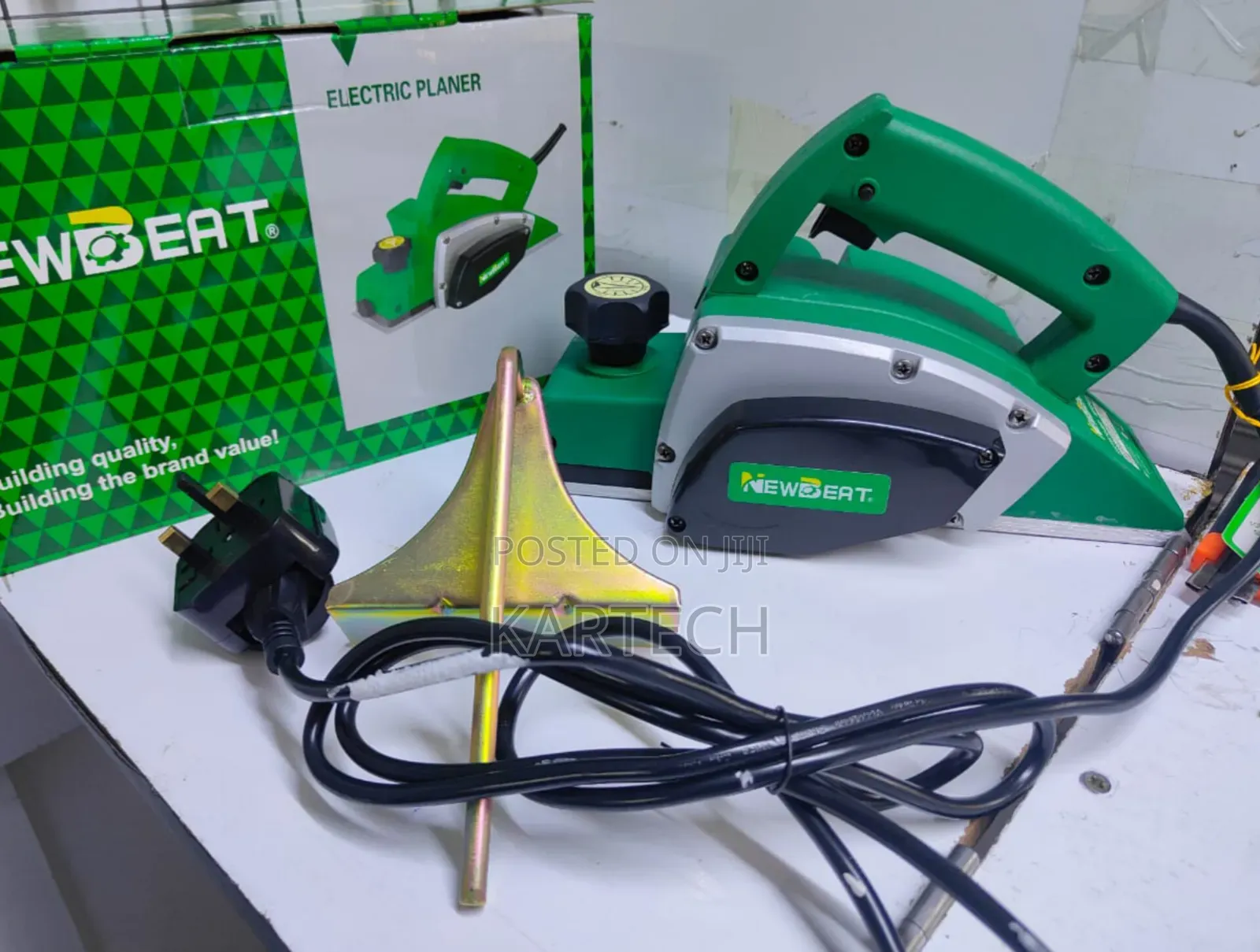 Newbeat Wood Planner
570 Watts