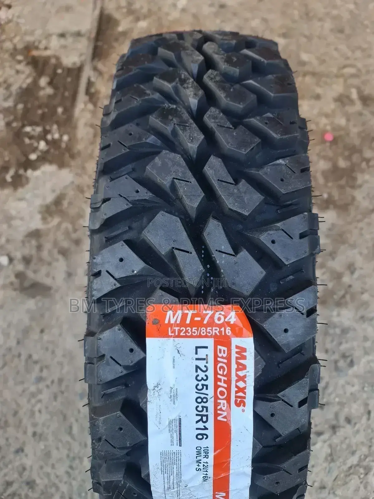 235 /85 R16 Maxxis (MT 764)
