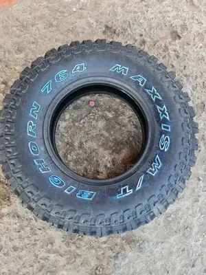 235 /85 R16 Maxxis (MT 764)