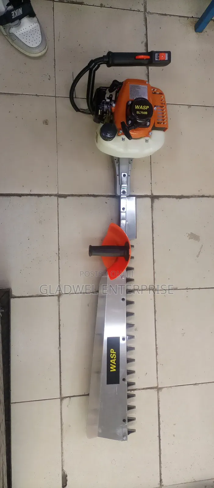 Wasp Petrol Commercial Hedge Trimmer