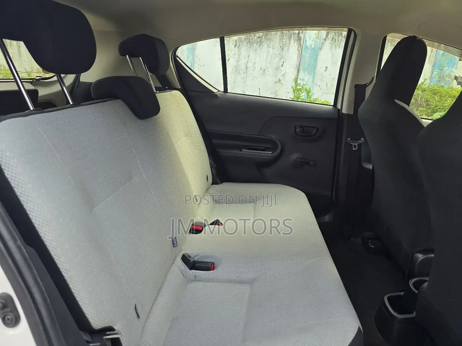 Toyota Aqua 2017 Off white