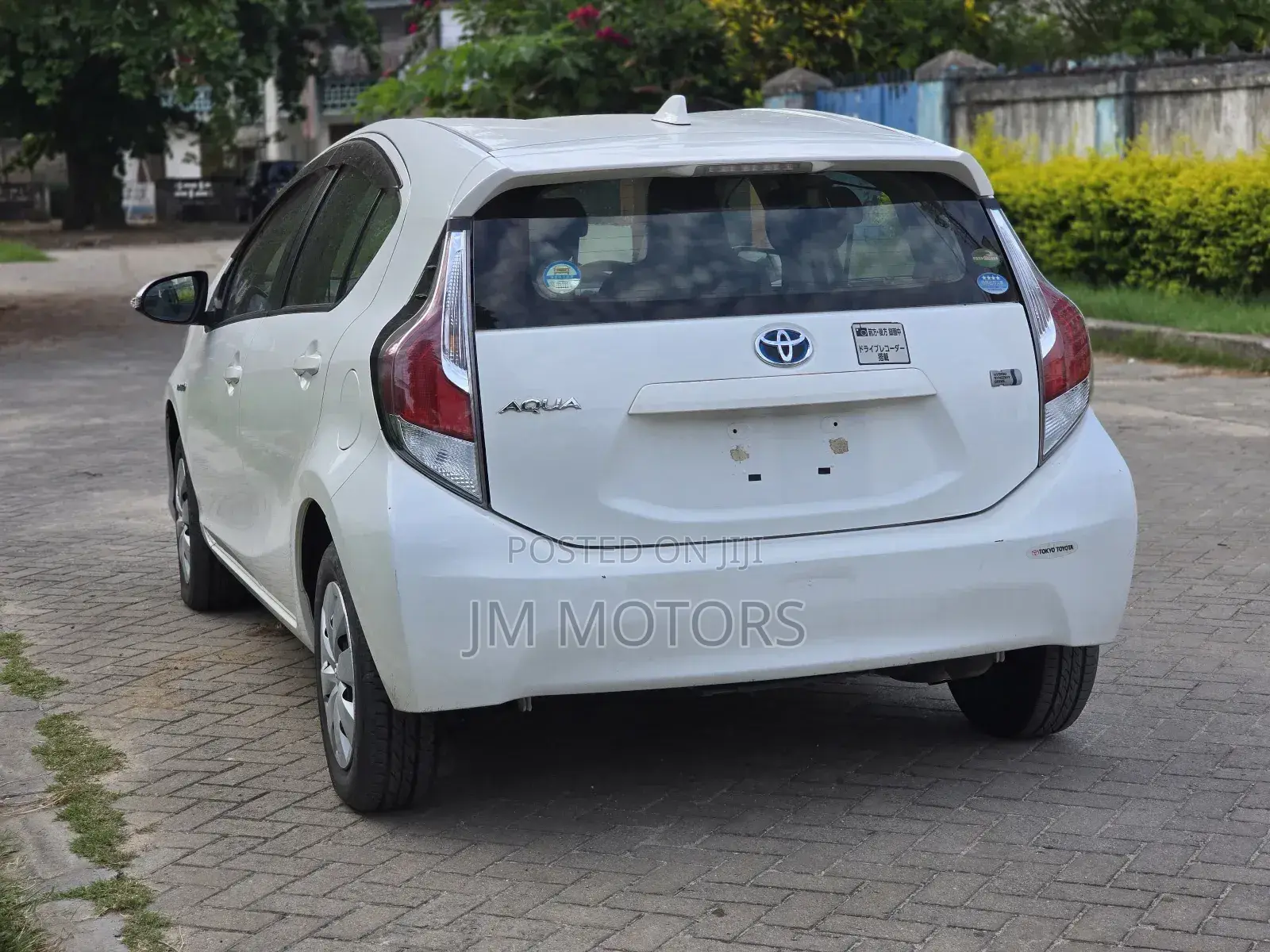 Toyota Aqua 2017 Off white