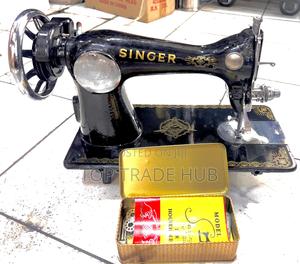 Original Singer Sewing Machine - thumbnail 2