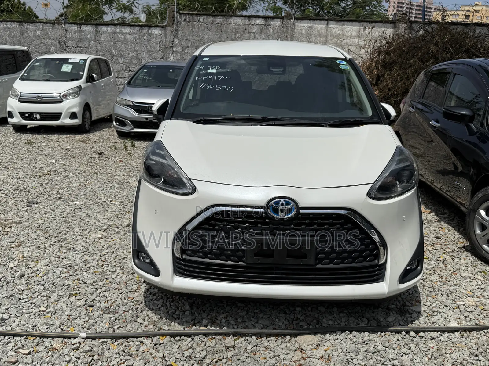 Toyota Sienta 1.5 Hybrid FWD (6-seater) 2019 White