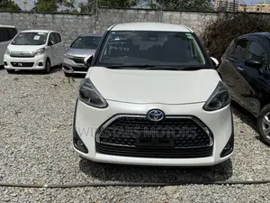 Toyota Sienta 1.5 Hybrid FWD (6-seater) 2019 White