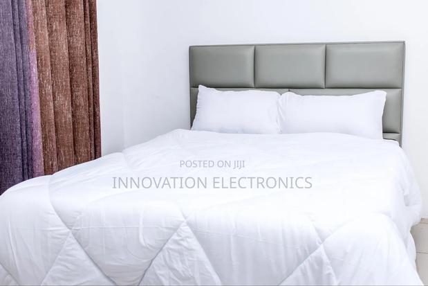 White Unbinded Duvet 6*6 - main view