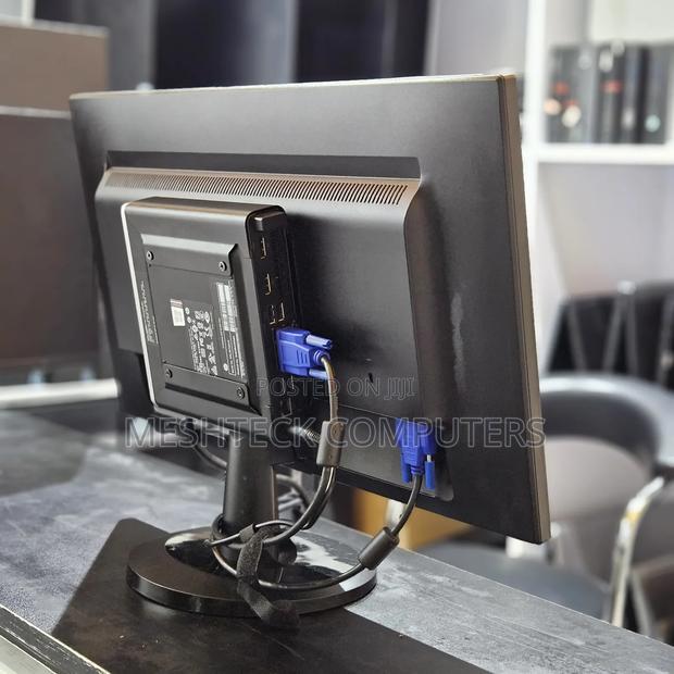 Desktop Computer HP EliteDesk 800 G4 8GB Intel Core I5 SSD 256GB - main view