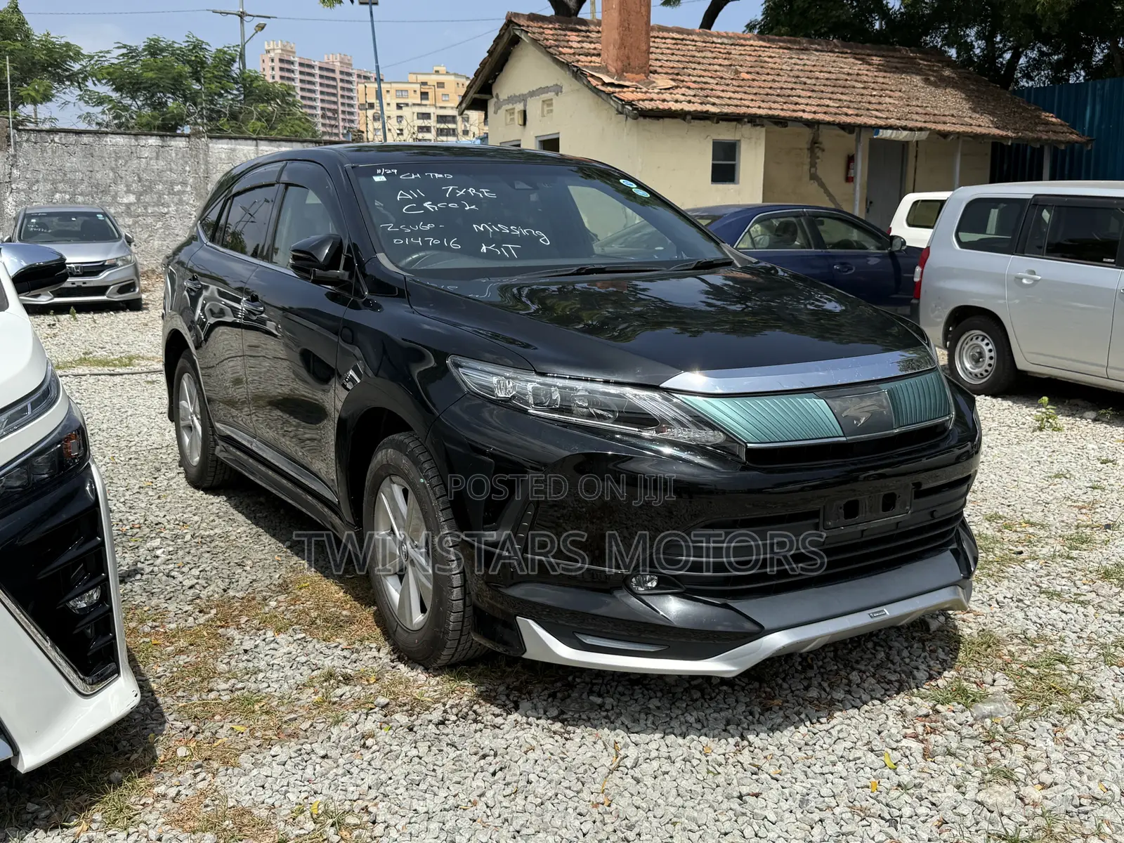 Toyota Harrier 2.0 2018 Black