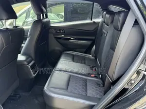 Toyota Harrier 2.0 2018 Black
