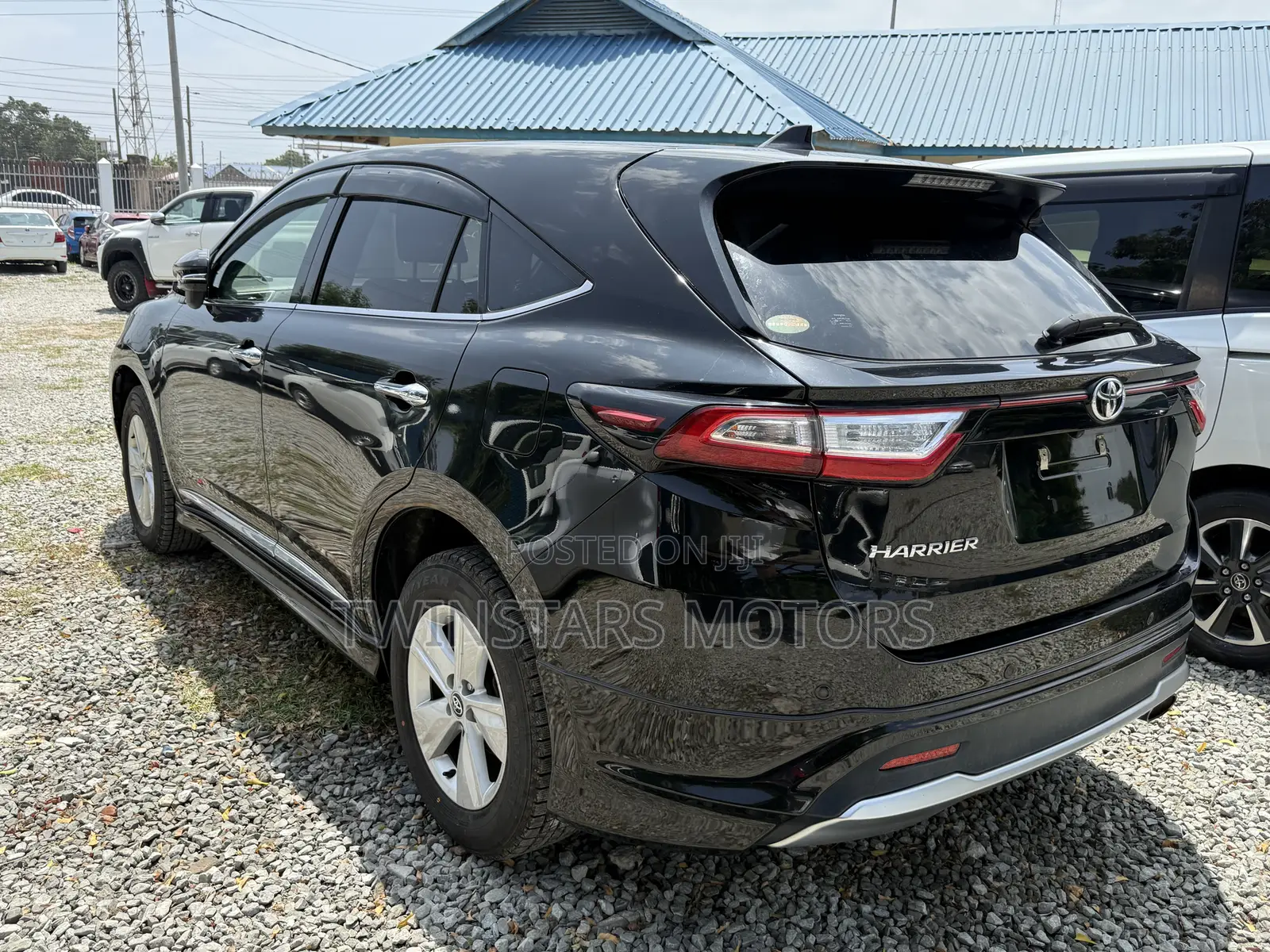 Toyota Harrier 2.0 2018 Black