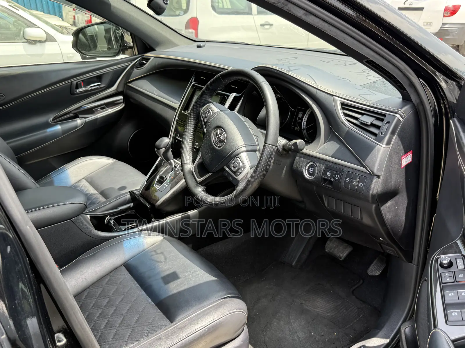Toyota Harrier 2.0 2018 Black