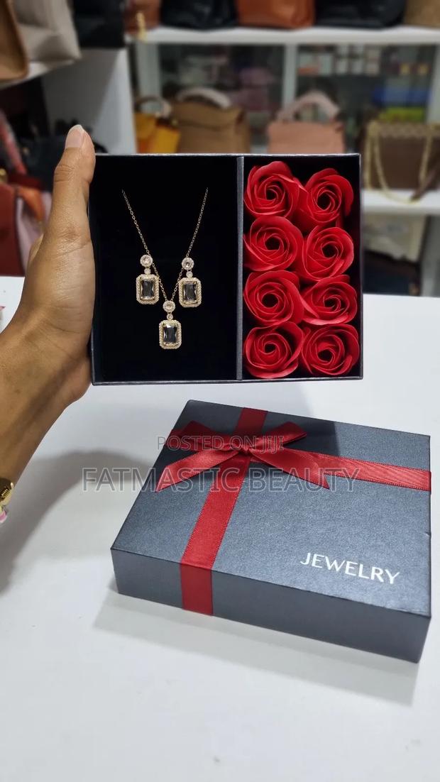 Lovely Valentine Set - main view