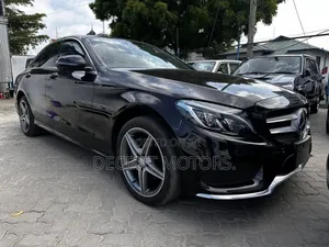 Mercedes-Benz C200 2018 Black