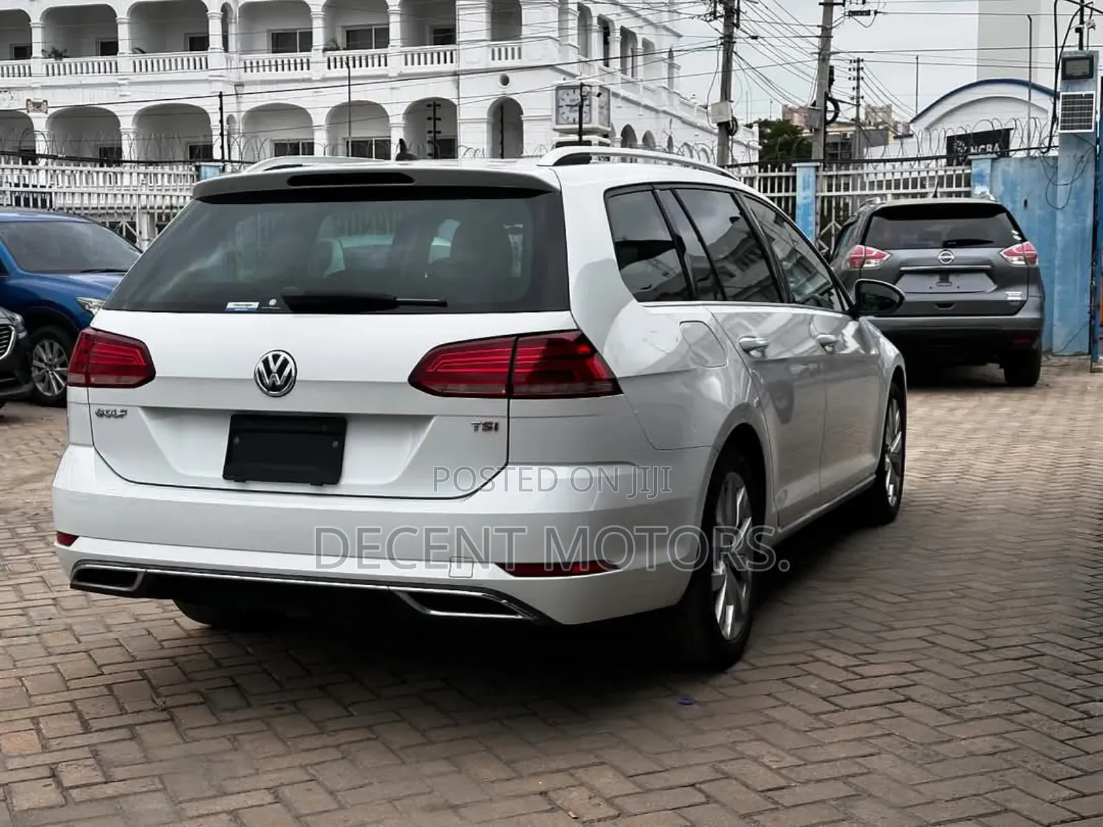 Volkswagen Golf TSI SE FWD 2018 White