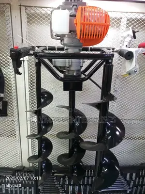 4 Stroke Earth Auger Machine