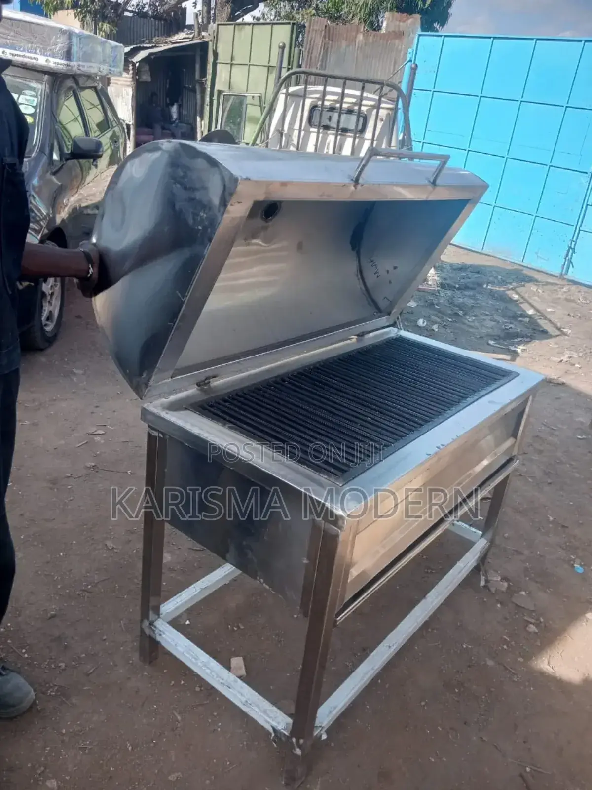 Improved Charcoal Grill With Lid