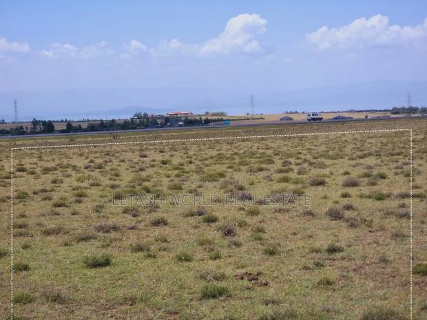 3 Acres in Naivasha ,Touching Tarmac - main view