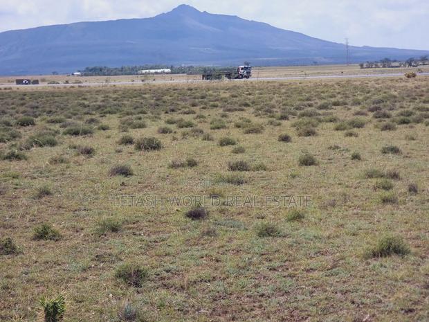 3 Acres in Naivasha ,Touching Tarmac - thumbnail 4