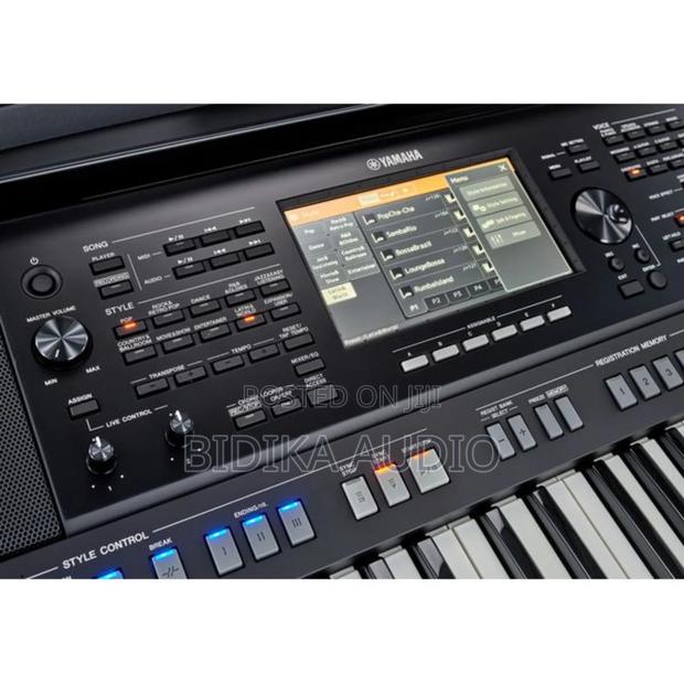 New and Stardars PSR-Sx700 Yamaha Keyboard